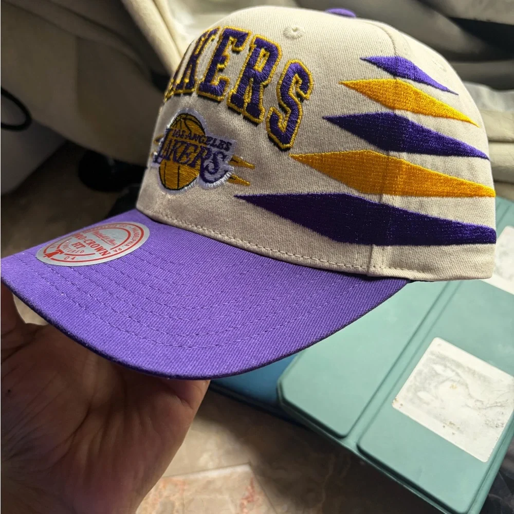 Diamond SnapBack - Picture 3 of 4